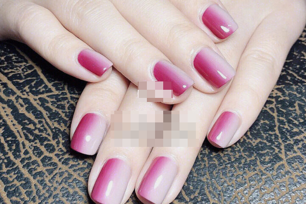 單色漸變美甲圖片 簡單素雅漸變美甲 單色漸變美甲圖片 簡單素雅漸變美甲