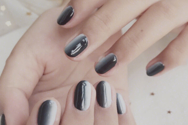 單色漸變美甲圖片 簡單素雅漸變美甲 單色漸變美甲圖片 簡單素雅漸變美甲