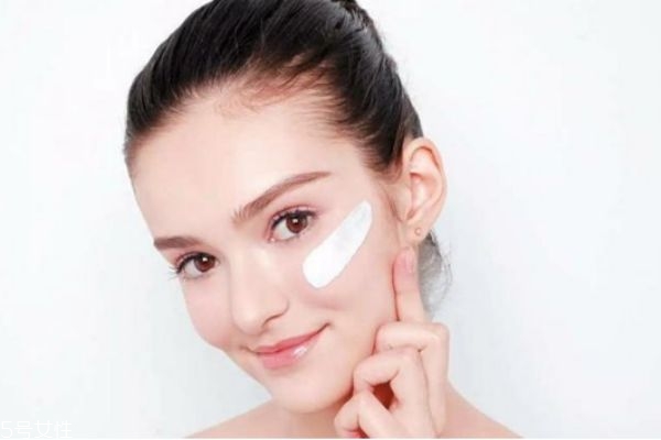 水乳到底怎么用 水乳這樣用效果比較好 水乳到底怎么用 水乳這樣用效果比較好