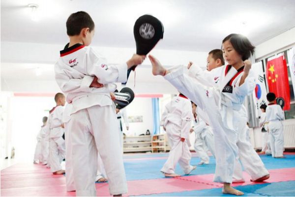 小孩子學(xué)跆拳道好不好？小孩學(xué)跆拳道的好處？