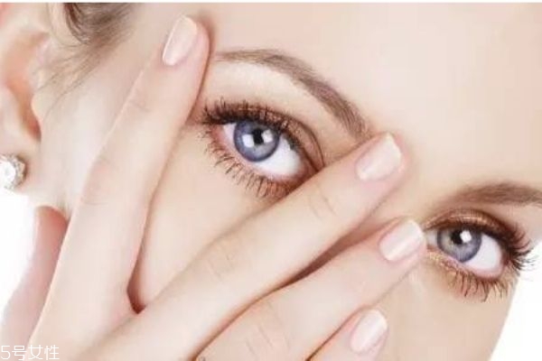 如何讓眼妝不掉 眼妝容易掉這樣做 如何讓眼妝不掉 眼妝容易掉這樣做