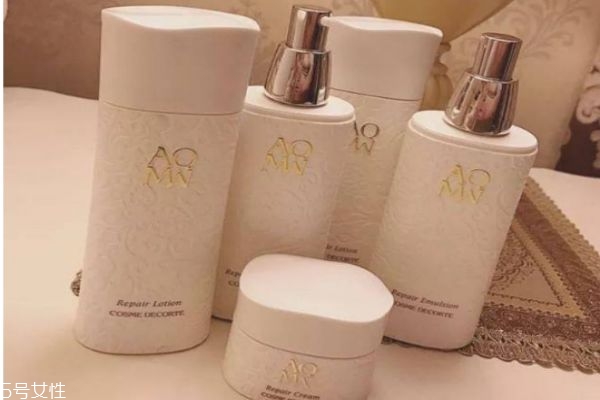 保濕型水乳有哪些 保濕效果最好的水乳 保濕型水乳有哪些 保濕效果最好的水乳