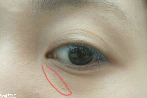 如何用遮瑕膏遮黑眼圈 最全的遮瑕膏使用方法大全 如何用遮瑕膏遮黑眼圈 最全的遮瑕膏使用方法大全