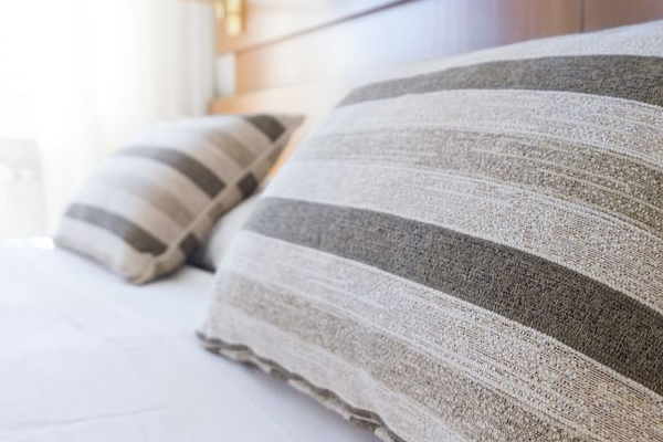 怎么預(yù)防臉上長(zhǎng)痘痘 光吃蔬果還不夠 怎么預(yù)防臉上長(zhǎng)痘痘 光吃蔬果還不夠