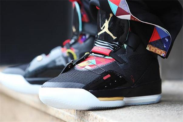 aj33為什么穿著不舒服 和支撐板有關