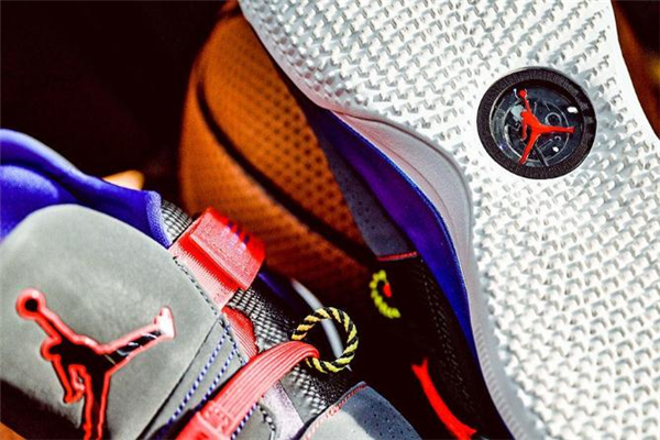 aj33和歐文5哪個(gè)好 各有優(yōu)勢(shì) aj33和歐文5哪個(gè)好 各有優(yōu)勢(shì)