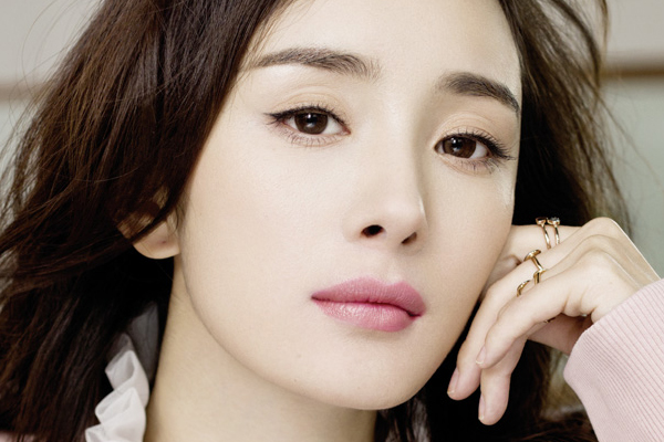 眼袋怎么化妝遮掉 用大地色眼影最好 眼袋怎么化妝遮掉 用大地色眼影最好