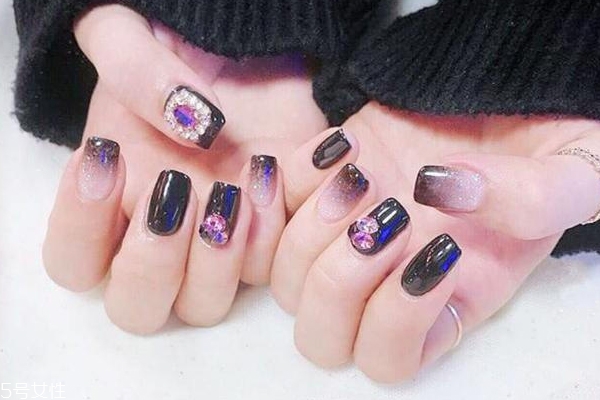 低調顯白美甲圖片 有魅力顯白美甲 低調顯白美甲圖片 有魅力顯白美甲