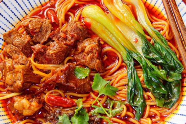 牛肉面里加什么配菜 這個(gè)菜很好吃