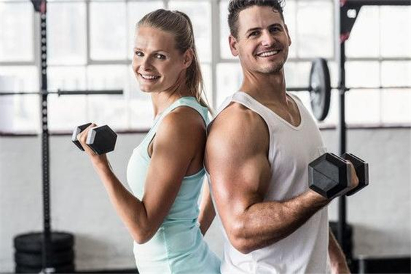 啞鈴飛鳥多久練出胸肌 和訓練強度有關 啞鈴飛鳥多久練出胸肌 和訓練強度有關