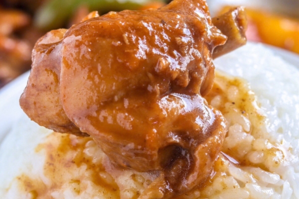 黃燜雞可以用雞翅嗎 可以做黃燜雞翅 黃燜雞可以用雞翅嗎 可以做黃燜雞翅