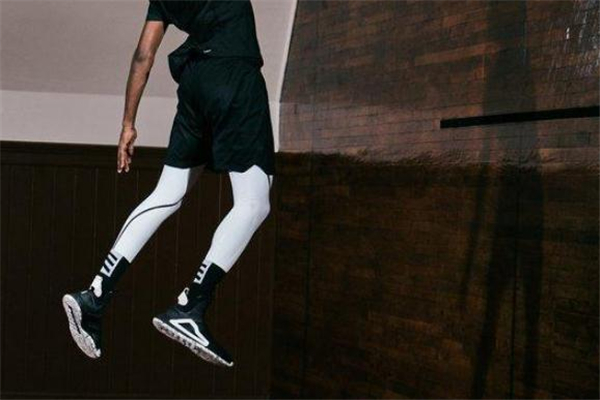 阿迪達(dá)斯n3xt l3v3l實(shí)戰(zhàn)測評 腳感不錯(cuò) 阿迪達(dá)斯n3xt l3v3l實(shí)戰(zhàn)測評 腳感不錯(cuò)