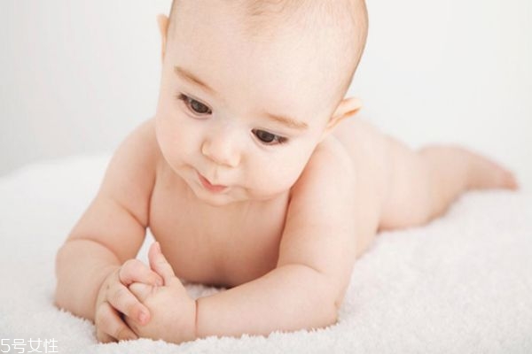 新生兒便秘有什么癥狀 新生兒便秘癥狀 新生兒便秘有什么癥狀 新生兒便秘癥狀
