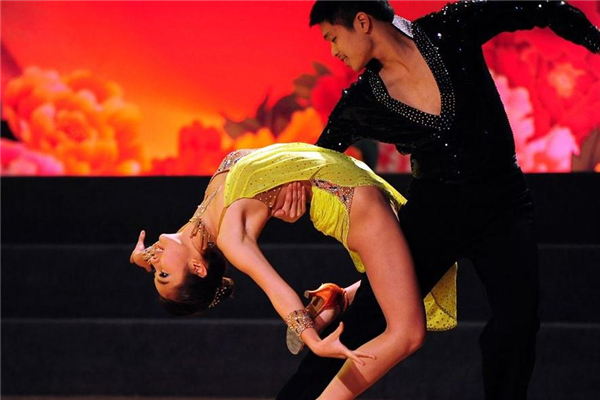 拉丁舞可以一個(gè)人跳嗎 可選擇單人拉丁 拉丁舞可以一個(gè)人跳嗎 可選擇單人拉丁