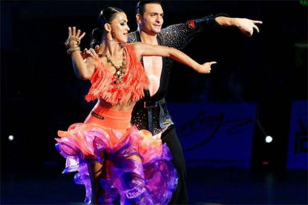 拉丁舞多長時間能學(xué)會 看舞感和天分 拉丁舞多長時間能學(xué)會 看舞感和天分