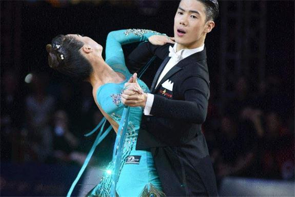 拉丁舞多長時間能學(xué)會 看舞感和天分 拉丁舞多長時間能學(xué)會 看舞感和天分