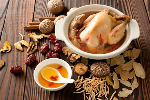 月子期間喝什么湯有助于催奶 月子期間喝什么湯有助于催奶