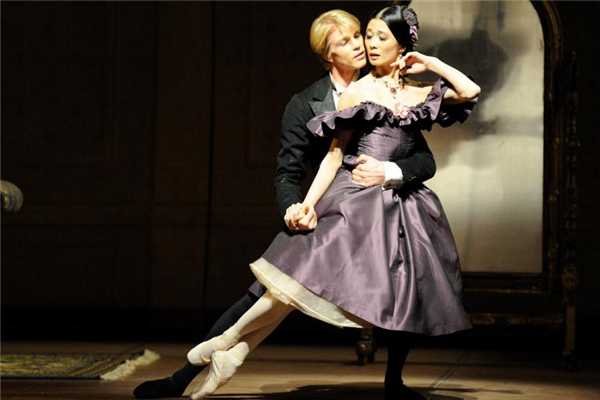 跳舞和跑步哪個(gè)減肥快 運(yùn)動(dòng)量不同 跳舞和跑步哪個(gè)減肥快 運(yùn)動(dòng)量不同