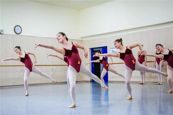 跳舞可以矯正腿型嗎 有幫助作用 跳舞可以矯正腿型嗎 有幫助作用