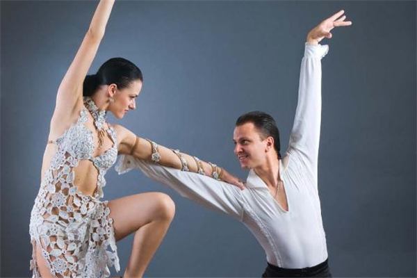 拉丁舞是哪個(gè)國(guó)家的 不同舞種起源地不同 拉丁舞是哪個(gè)國(guó)家的 不同舞種起源地不同