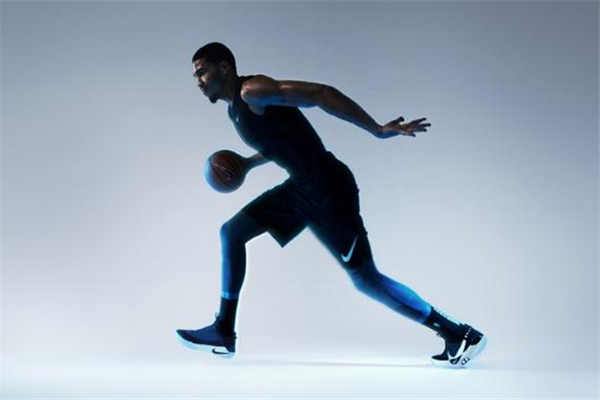nike adapt bb什么時候發(fā)售 耐克首款自動系帶籃球鞋 nike adapt bb什么時候發(fā)售 耐克首款自動系帶籃球鞋