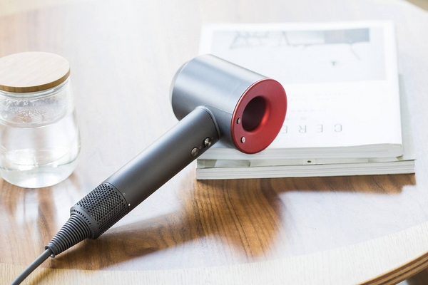 吹風(fēng)機有藍光好還是沒藍光好 藍光可護發(fā) 吹風(fēng)機有藍光好還是沒藍光好 藍光可護發(fā)