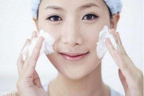 油性皮膚粗糙怎么辦 最有效控油攻略 油性皮膚粗糙怎么辦 最有效控油攻略