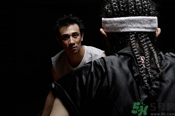 打籃球腿抽筋怎么辦？打籃球小腿抽筋怎么辦？