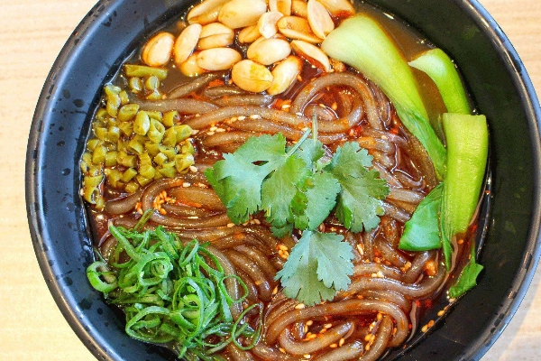 酸辣粉是什么粉 分為兩種 酸辣粉是什么粉 分為兩種