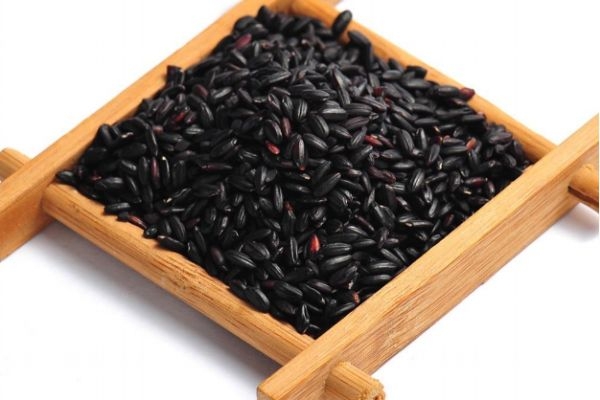 吃黑米粥大便會變黑嗎 黑米吃多了會怎么樣 吃黑米粥大便會變黑嗎 黑米吃多了會怎么樣