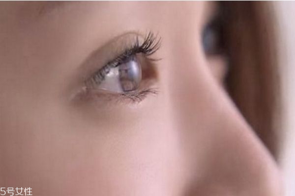 經(jīng)常滴眼藥水有什么壞處 經(jīng)常滴眼藥水有3大危害 經(jīng)常滴眼藥水有什么壞處 經(jīng)常滴眼藥水有3大危害