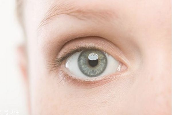 針眼是怎么引起的 麥粒腫的癥狀 針眼是怎么引起的 麥粒腫的癥狀