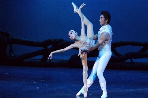 女孩學(xué)芭蕾舞最佳年齡 從小學(xué)習(xí)更好 女孩學(xué)芭蕾舞最佳年齡 從小學(xué)習(xí)更好