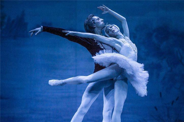 女孩學(xué)芭蕾舞最佳年齡 從小學(xué)習(xí)更好 女孩學(xué)芭蕾舞最佳年齡 從小學(xué)習(xí)更好