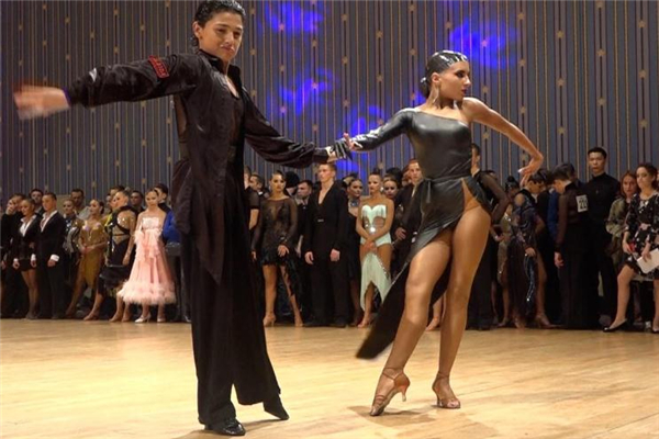 拉丁舞對身材有要求嗎 身材要求不高 拉丁舞對身材有要求嗎 身材要求不高