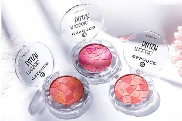 什么牌子的腮紅好用且自然 日本女孩最愛的日系腮紅 什么牌子的腮紅好用且自然 日本女孩最愛的日系腮紅