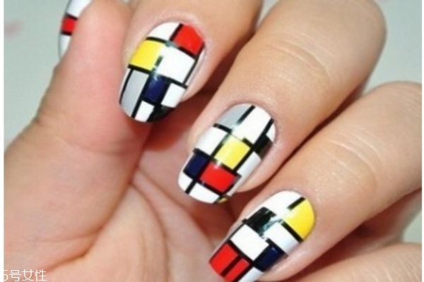 日系田園風美甲怎么做 簡單美甲教程 日系田園風美甲怎么做 簡單美甲教程