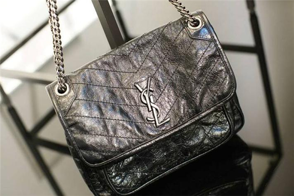 ysl油蠟皮包尺寸 有三種選擇 ysl油蠟皮包尺寸 有三種選擇