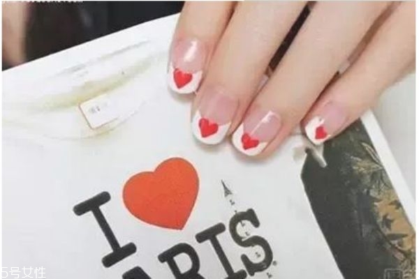 法式甜心新娘美甲怎么做 藍色法式美甲教程 法式甜心新娘美甲怎么做 藍色法式美甲教程