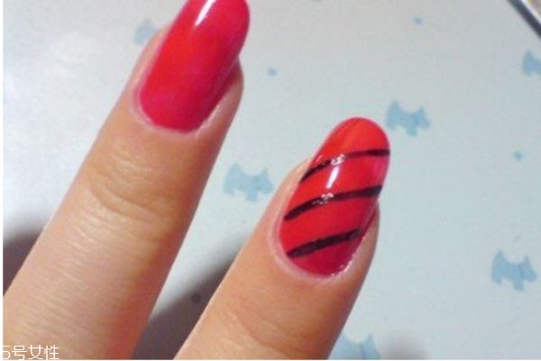 日系田園風美甲怎么做 簡單美甲教程 日系田園風美甲怎么做 簡單美甲教程