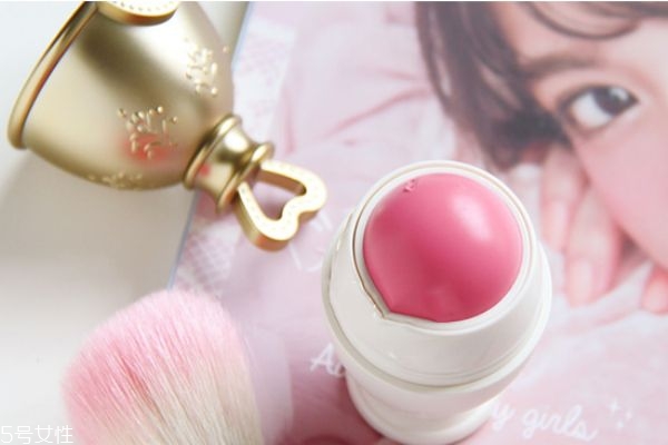 什么牌子的腮紅好用且自然 日本女孩最愛的日系腮紅 什么牌子的腮紅好用且自然 日本女孩最愛的日系腮紅