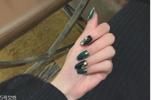 2019好看的美甲圖片 2019美甲圖片最新款型 2019好看的美甲圖片 2019美甲圖片最新款型