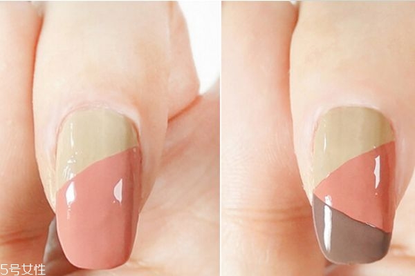 簡單撞色美甲教程 藍色星星美甲教程 簡單撞色美甲教程 藍色星星美甲教程