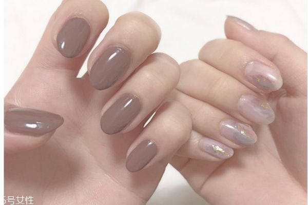 灰色系美甲有哪些 灰色系美甲圖片大全 灰色系美甲有哪些 灰色系美甲圖片大全