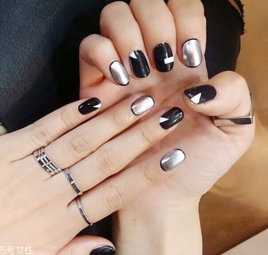 灰色系美甲有哪些 灰色系美甲圖片大全 灰色系美甲有哪些 灰色系美甲圖片大全