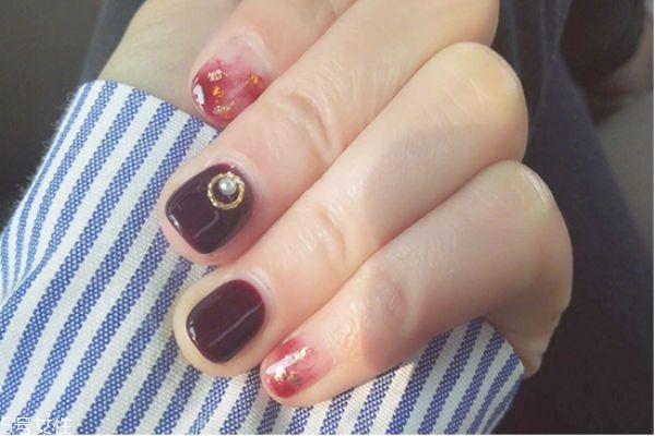 清新色塊撞色美甲怎么做 低飽和度美甲圖片 清新色塊撞色美甲怎么做 低飽和度美甲圖片