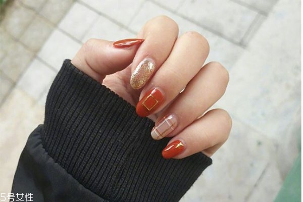 清新色塊撞色美甲怎么做 低飽和度美甲圖片 清新色塊撞色美甲怎么做 低飽和度美甲圖片