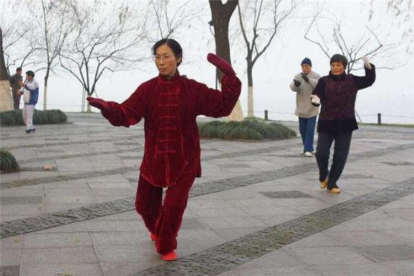 晨練好還是晚上鍛煉好 看個人作息時間 晨練好還是晚上鍛煉好 看個人作息時間