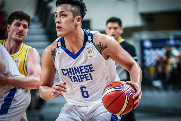 打籃球手指頭戳腫了怎么辦 立即停止打球 打籃球手指頭戳腫了怎么辦 立即停止打球