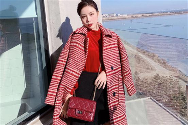 過(guò)年穿什么衣服好看 紅紅火火迎新年 過(guò)年穿什么衣服好看 紅紅火火迎新年